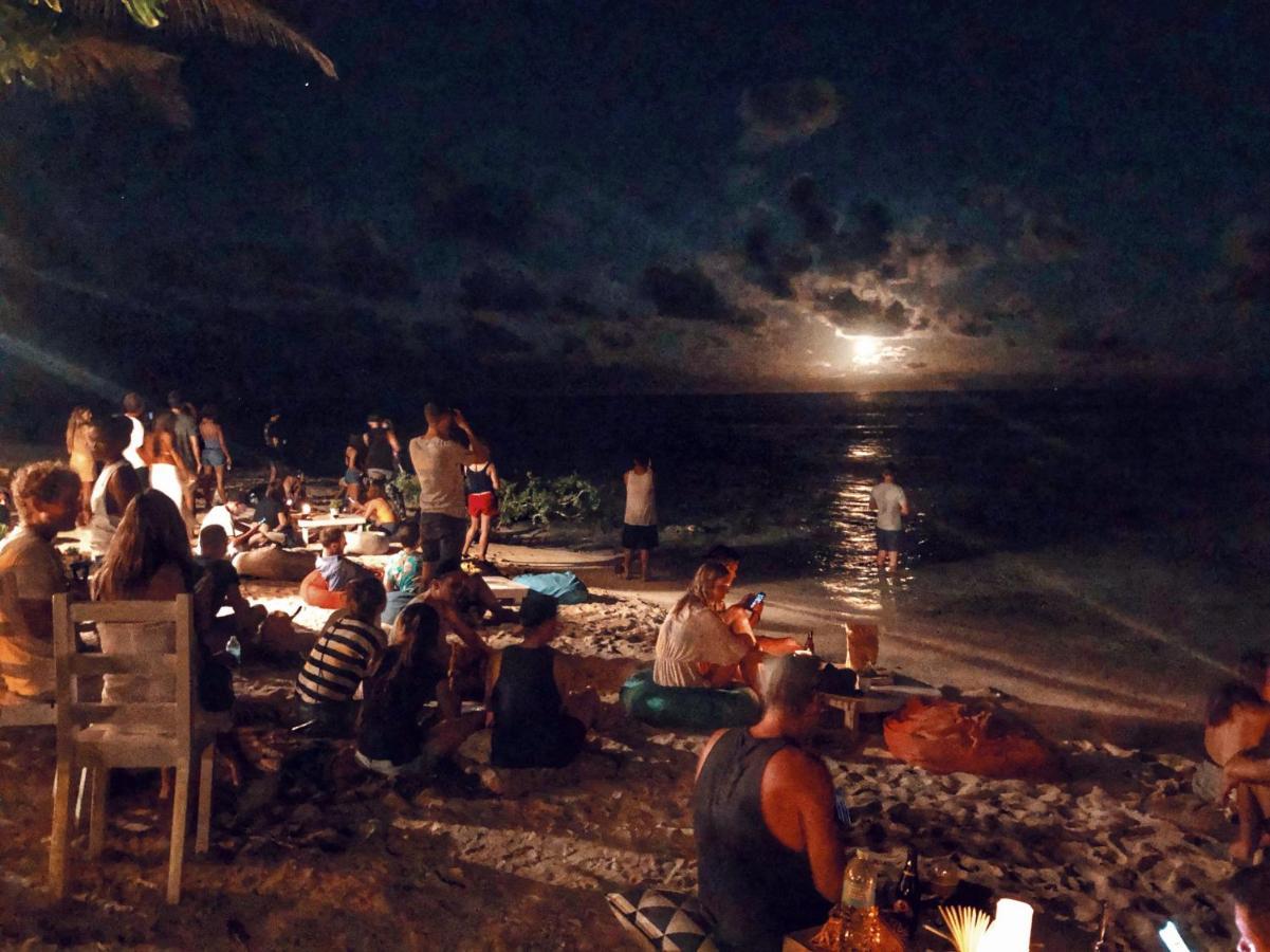 White Banana Beach Club Генерал-Луна Экстерьер фото